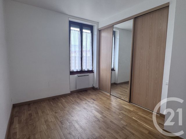 Appartement T3 &agrave; louer - 3 pi&egrave;ces - 54,26 m2 - Vaulx En Velin - 69 - RHONE-ALPES