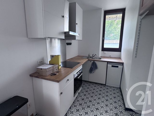Appartement T3 &agrave; louer - 3 pi&egrave;ces - 54,26 m2 - Vaulx En Velin - 69 - RHONE-ALPES