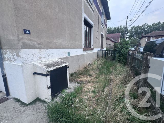 Appartement T3 &agrave; louer - 3 pi&egrave;ces - 54,26 m2 - Vaulx En Velin - 69 - RHONE-ALPES
