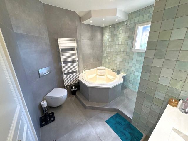 Maison à vendre - 7 pièces - 240 m2 - Morangis - 91 - ILE-DE-FRANCE