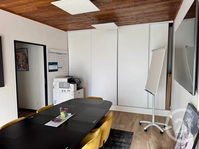 Local commercial à louer - 81.05 m2 - 91 - Essonne