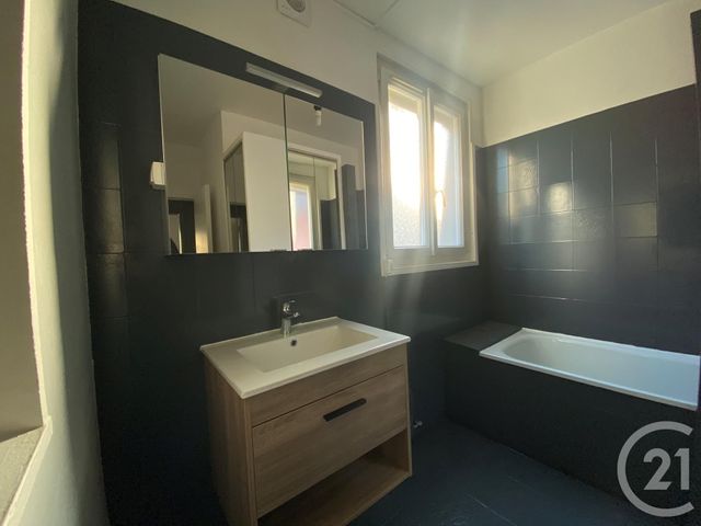Appartement F2 &agrave; louer - 2 pi&egrave;ces - 64,11 m2 - La Ville Du Bois - 91 - ILE-DE-FRANCE