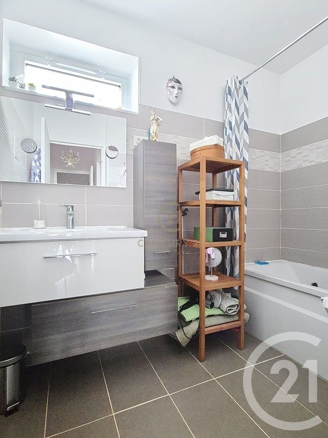 Appartement F3 à vendre - 3 pièces - 66,74 m2 - Torcy - 77 - ILE-DE-FRANCE