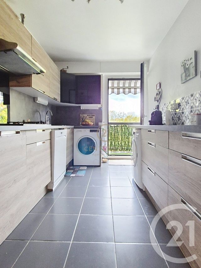 Appartement F3 à vendre - 3 pièces - 66,74 m2 - Torcy - 77 - ILE-DE-FRANCE