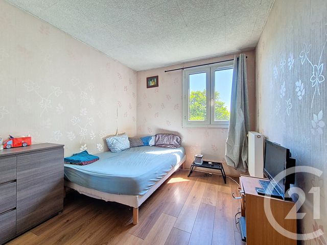 Appartement F3 à vendre - 3 pièces - 66,82 m2 - Noisiel - 77 - ILE-DE-FRANCE