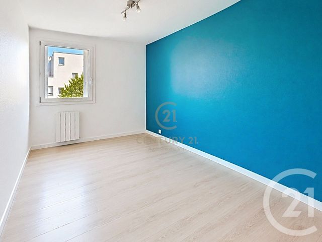 Appartement F4 &agrave; vendre - 3 pi&egrave;ces - 85,78 m2 - Noisiel - 77 - ILE-DE-FRANCE