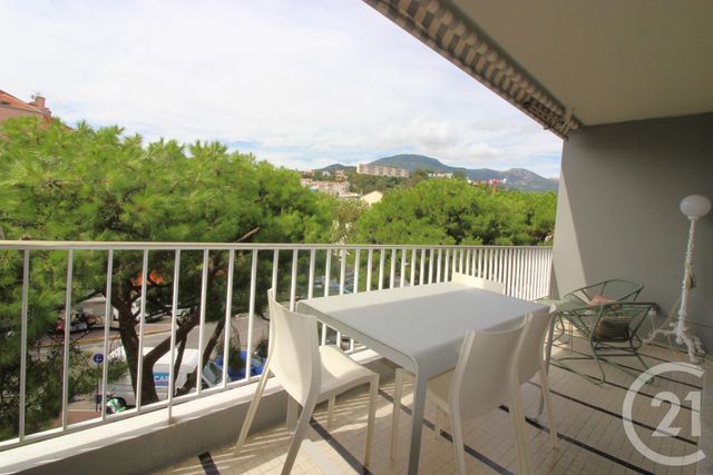 Appartement F3 à vendre - 3 pièces - 74 m2 - Menton - 06 - PROVENCE-ALPES-COTE-D-AZUR
