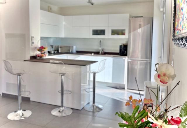 Appartement F4 &agrave; vendre - 4 pi&egrave;ces - 92,32 m2 - Menton - 06 - PROVENCE-ALPES-COTE-D-AZUR