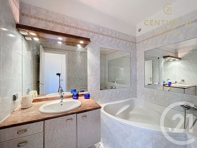 Appartement F4 &agrave; vendre - 4 pi&egrave;ces - 107,02 m2 - Marseille - 13008 - PROVENCE-ALPES-COTE-D-AZUR