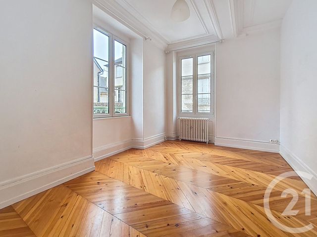 Appartement F5 à louer - 5 pièces - 130 m2 - Argentan - 61 - BASSE-NORMANDIE