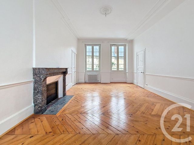 Appartement F5 à louer - 5 pièces - 130 m2 - Argentan - 61 - BASSE-NORMANDIE