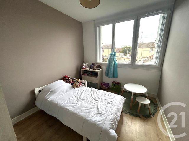 Maison &agrave; louer - 4 pi&egrave;ces - 80 m2 - Argentan - 61 - BASSE-NORMANDIE