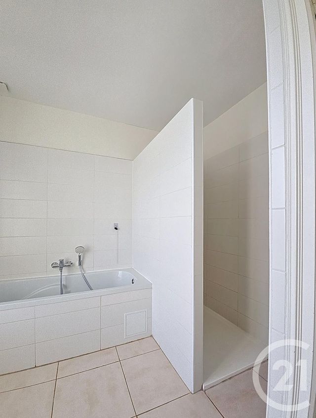 Maison &agrave; louer - 5 pi&egrave;ces - 121,42 m2 - Ri - 61 - BASSE-NORMANDIE