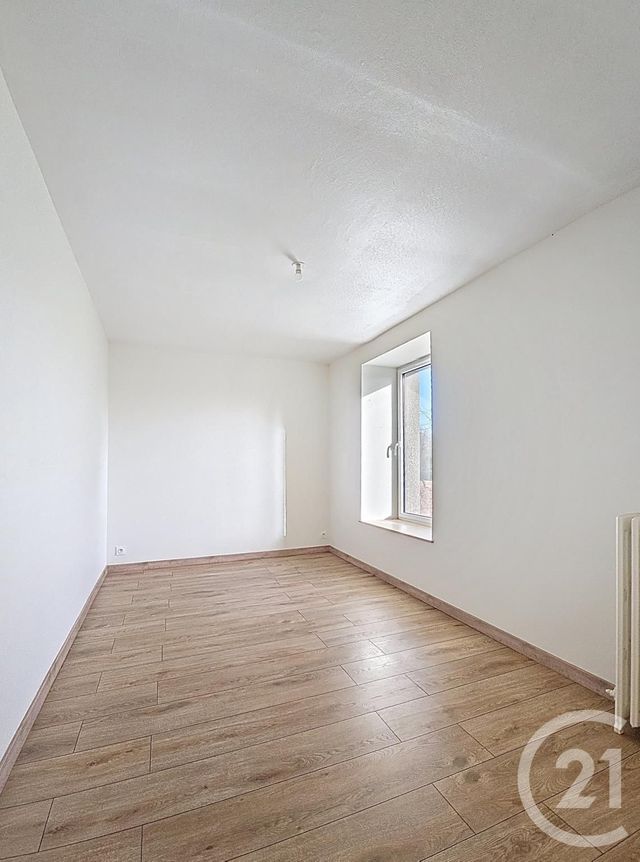 Maison &agrave; louer - 5 pi&egrave;ces - 121,42 m2 - Ri - 61 - BASSE-NORMANDIE