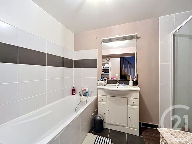 Maison &agrave; louer - 4 pi&egrave;ces - 76 m2 - Commeaux - 61 - BASSE-NORMANDIE