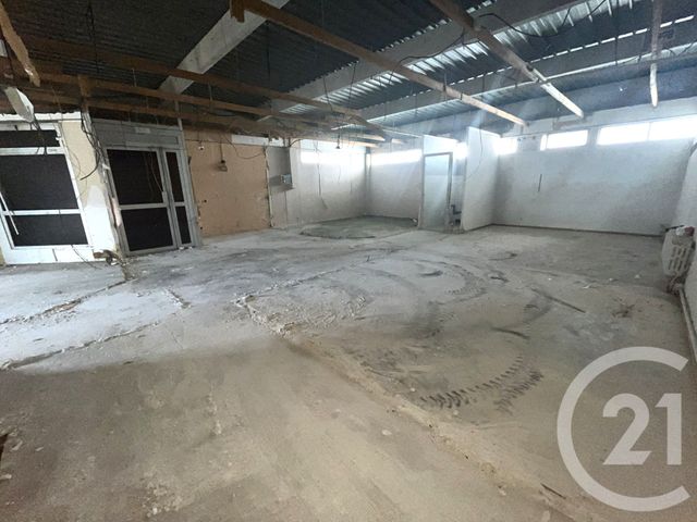 Local commercial à louer - 127.0 m2 - 61 - Orne