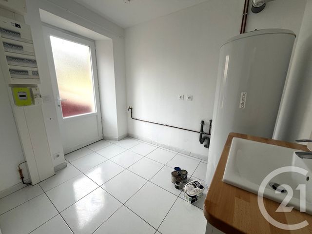 Maison &agrave; louer - 4 pi&egrave;ces - 92 m2 - Montgaroult - 61 - BASSE-NORMANDIE