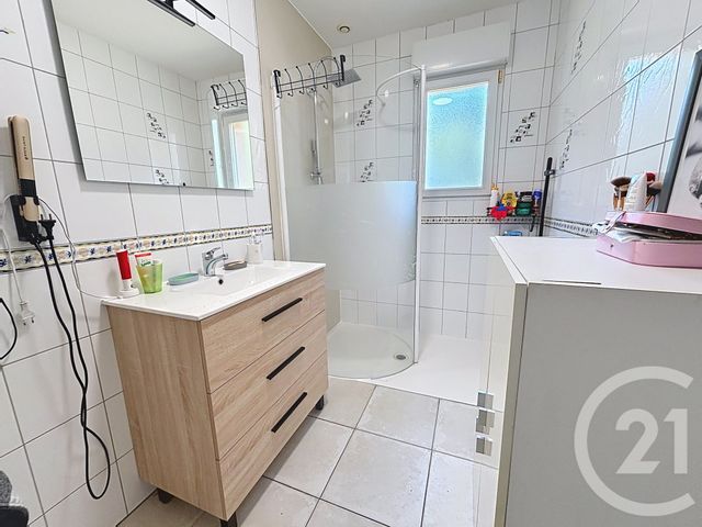 Maison &agrave; louer - 4 pi&egrave;ces - 108 m2 - Le Menil Scelleur - 61 - BASSE-NORMANDIE