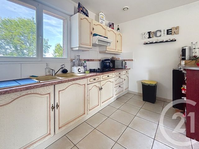 Maison &agrave; louer - 4 pi&egrave;ces - 108 m2 - Le Menil Scelleur - 61 - BASSE-NORMANDIE