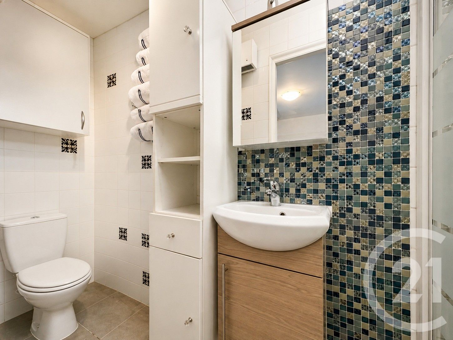 Appartement T2 à vendre - 2 pièces - 21,22 m2 - Calvi - 202 - CORSE — 9
