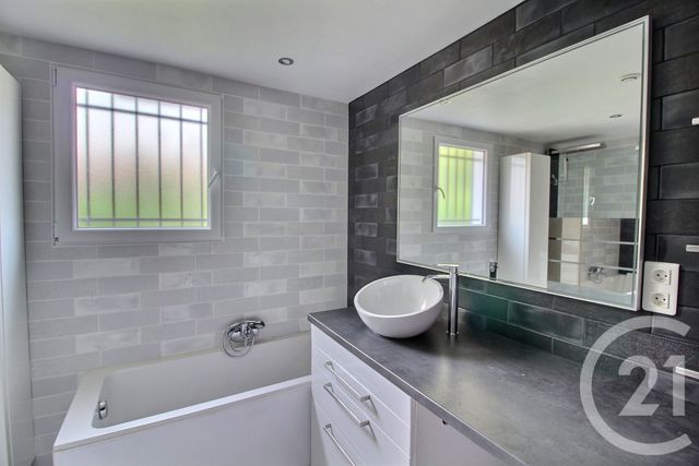Maison &agrave; louer - 4 pi&egrave;ces - 94,25 m2 - Pessac - 33 - AQUITAINE
