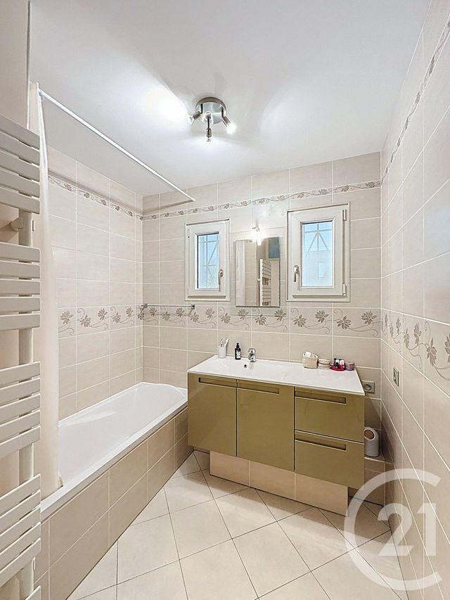 Appartement F3 à vendre - 3 pièces - 81,98 m2 - Villars Les Dombes - 01 - RHONE-ALPES