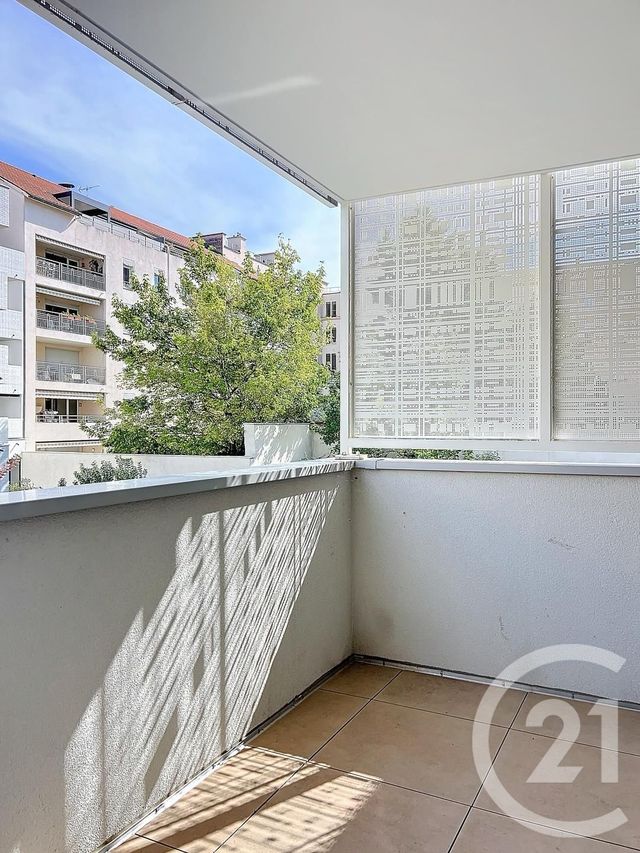 Appartement T3 &agrave; louer - 3 pi&egrave;ces - 72,02 m2 - Lyon - 69006 - RHONE-ALPES