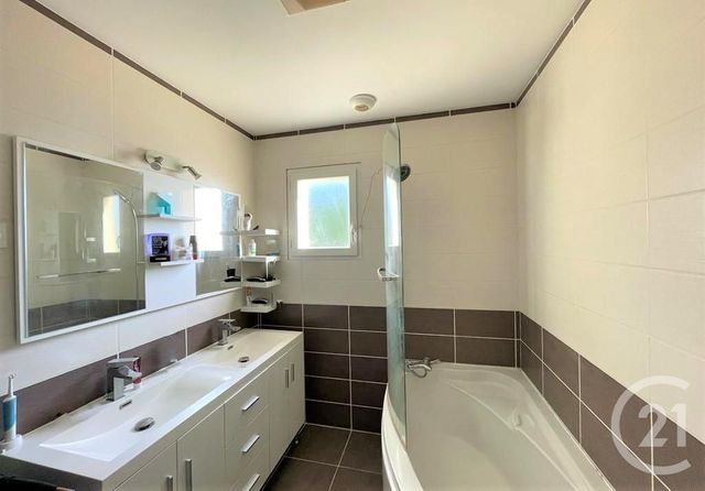 Maison à vendre - 4 pièces - 72,40 m2 - St Andre De Cubzac - 33 - AQUITAINE