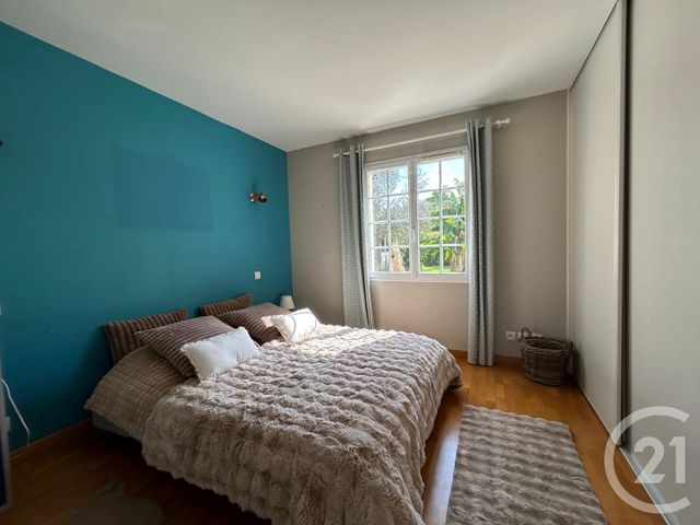 Maison à vendre - 6 pièces - 156 m2 - St Savin - 33 - AQUITAINE