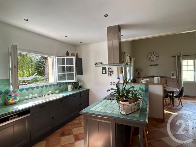 Maison à vendre - 6 pièces - 156 m2 - St Savin - 33 - AQUITAINE