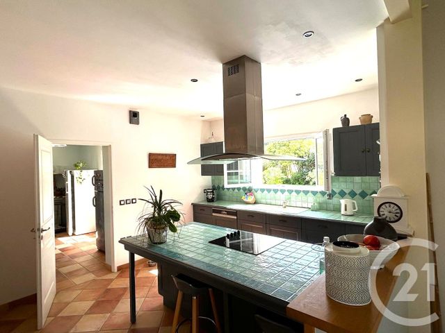 Maison à vendre - 6 pièces - 156 m2 - St Savin - 33 - AQUITAINE