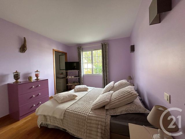 Maison à vendre - 6 pièces - 156 m2 - St Savin - 33 - AQUITAINE