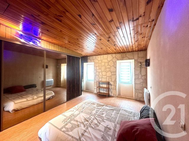 Maison à vendre - 5 pièces - 105,22 m2 - St Yzan De Soudiac - 33 - AQUITAINE