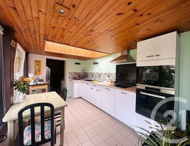 Maison à vendre - 5 pièces - 105,22 m2 - St Yzan De Soudiac - 33 - AQUITAINE