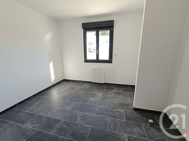 Maison &agrave; louer - 4 pi&egrave;ces - 82,70 m2 - Laruscade - 33 - AQUITAINE