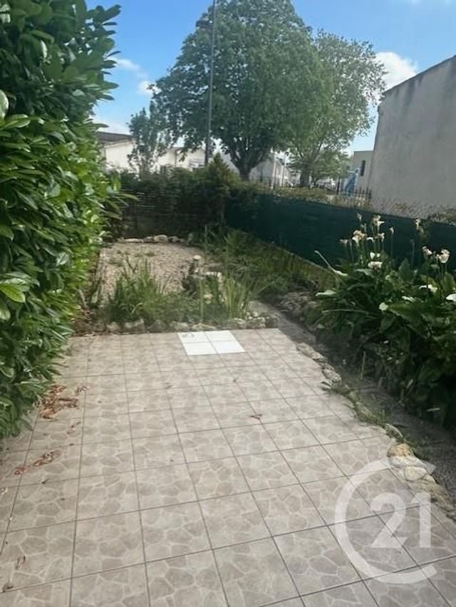 Maison à vendre - 3 pièces - 76 m2 - Ambares Et Lagrave - 33 - AQUITAINE