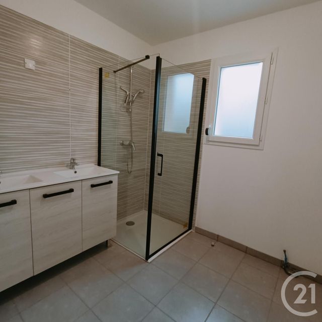 Maison &agrave; louer - 4 pi&egrave;ces - 105,01 m2 - Cubzac Les Ponts - 33 - AQUITAINE