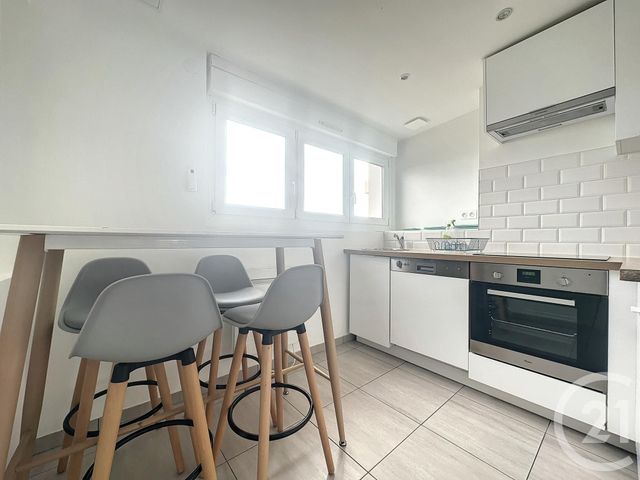 Appartement F5 à louer - 5 pièces - 71,25 m2 - Vandoeuvre Les Nancy - 54 - LORRAINE