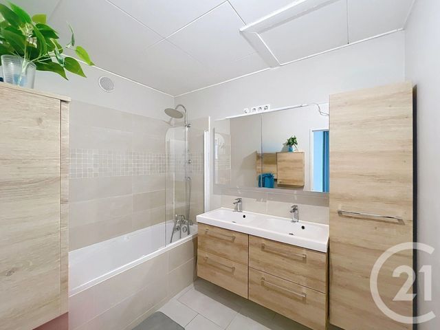 Appartement F4 à vendre - 5 pièces - 92,64 m2 - Vandoeuvre Les Nancy - 54 - LORRAINE