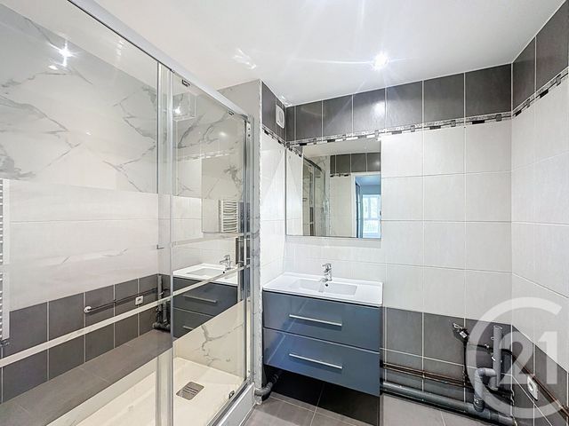 Appartement F4 &agrave; louer - 4 pi&egrave;ces - 82,50 m2 - Vandoeuvre Les Nancy - 54 - LORRAINE