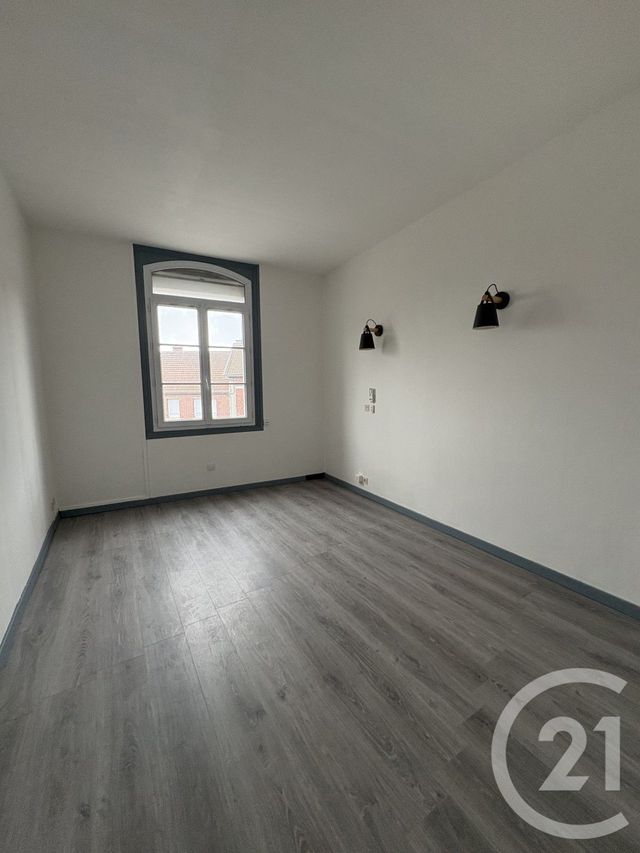 Maison &agrave; louer - 3 pi&egrave;ces - 63,50 m2 - Montdidier - 80 - PICARDIE