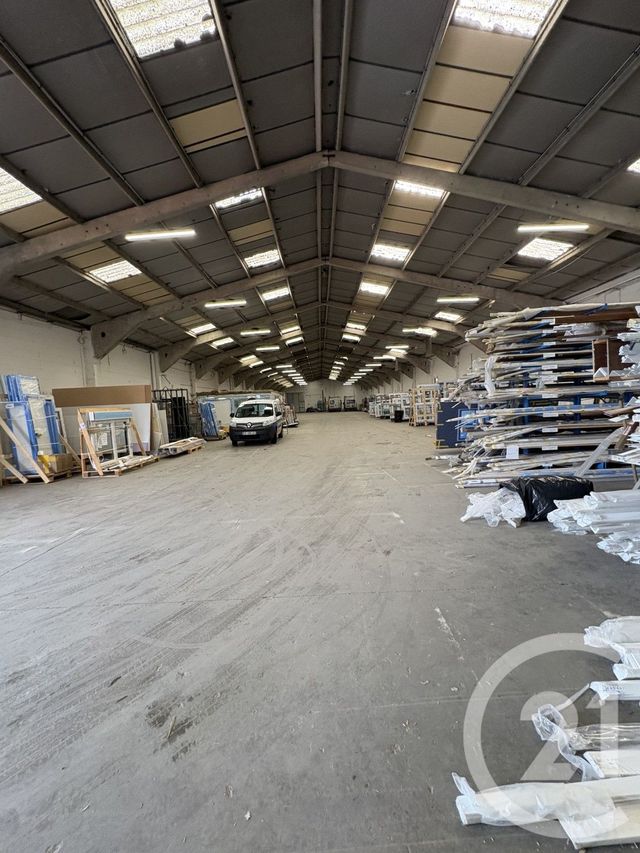 Local commercial à louer - 1500.0 m2 - 80 - Somme