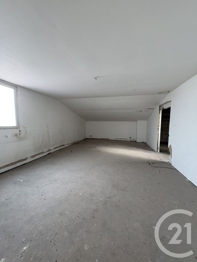 Local commercial à louer - 1500.0 m2 - 80 - Somme