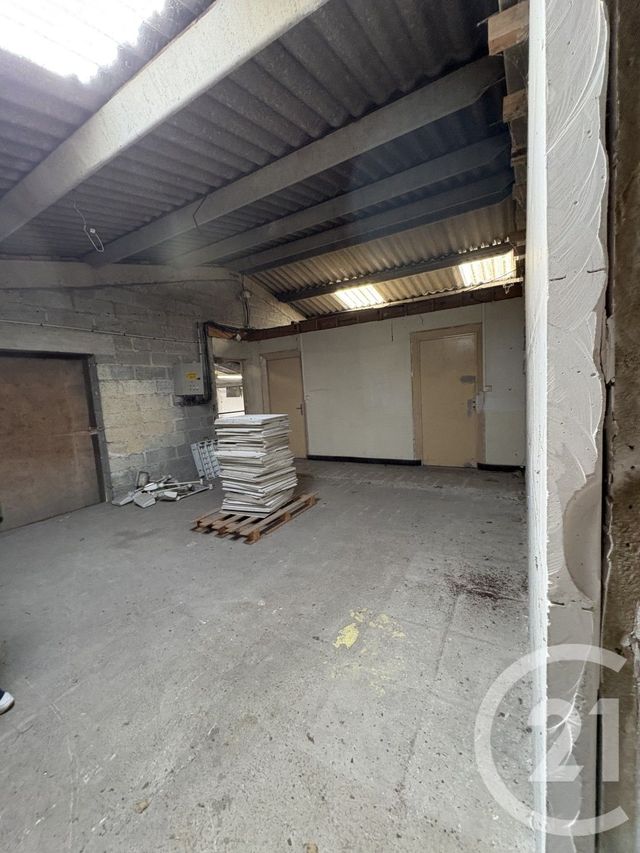 Local commercial à louer - 1500.0 m2 - 80 - Somme