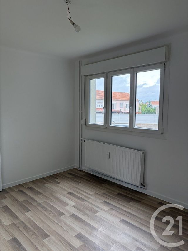 Appartement F3 &agrave; louer - 3 pi&egrave;ces - 75 m2 - Jarny - 54 - LORRAINE