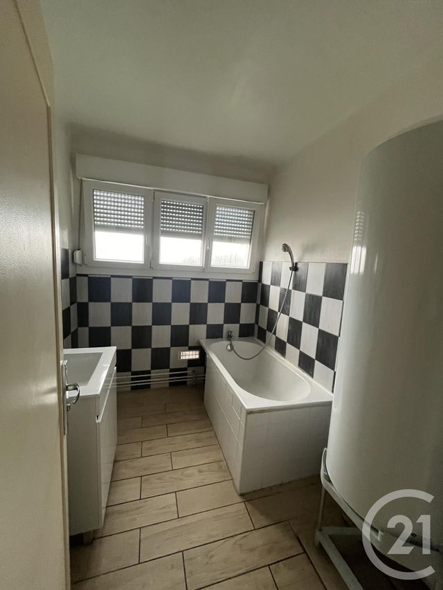 Appartement F3 &agrave; louer - 3 pi&egrave;ces - 75 m2 - Jarny - 54 - LORRAINE