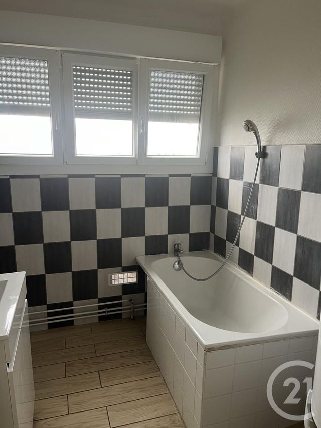 Appartement F3 &agrave; louer - 3 pi&egrave;ces - 75 m2 - Jarny - 54 - LORRAINE