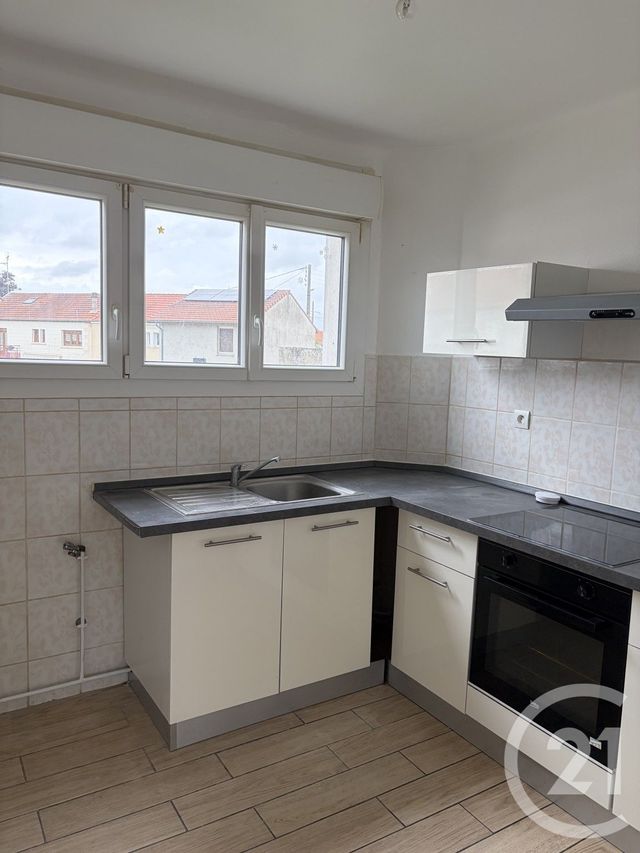 Appartement F3 &agrave; louer - 3 pi&egrave;ces - 75 m2 - Jarny - 54 - LORRAINE