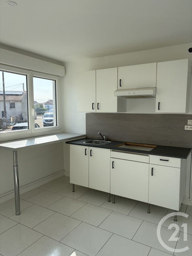 Appartement F3 &agrave; louer - 3 pi&egrave;ces - 72,13 m2 - Jarny - 54 - LORRAINE