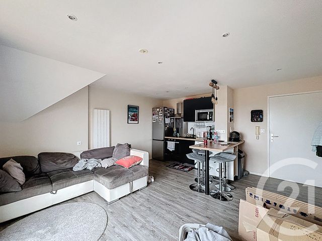 Appartement &agrave; louer - 2 pi&egrave;ces - 36,25 m2 - Yffiniac - 22 - BRETAGNE